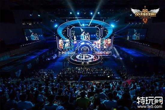 继续扩写成 继续扩写成